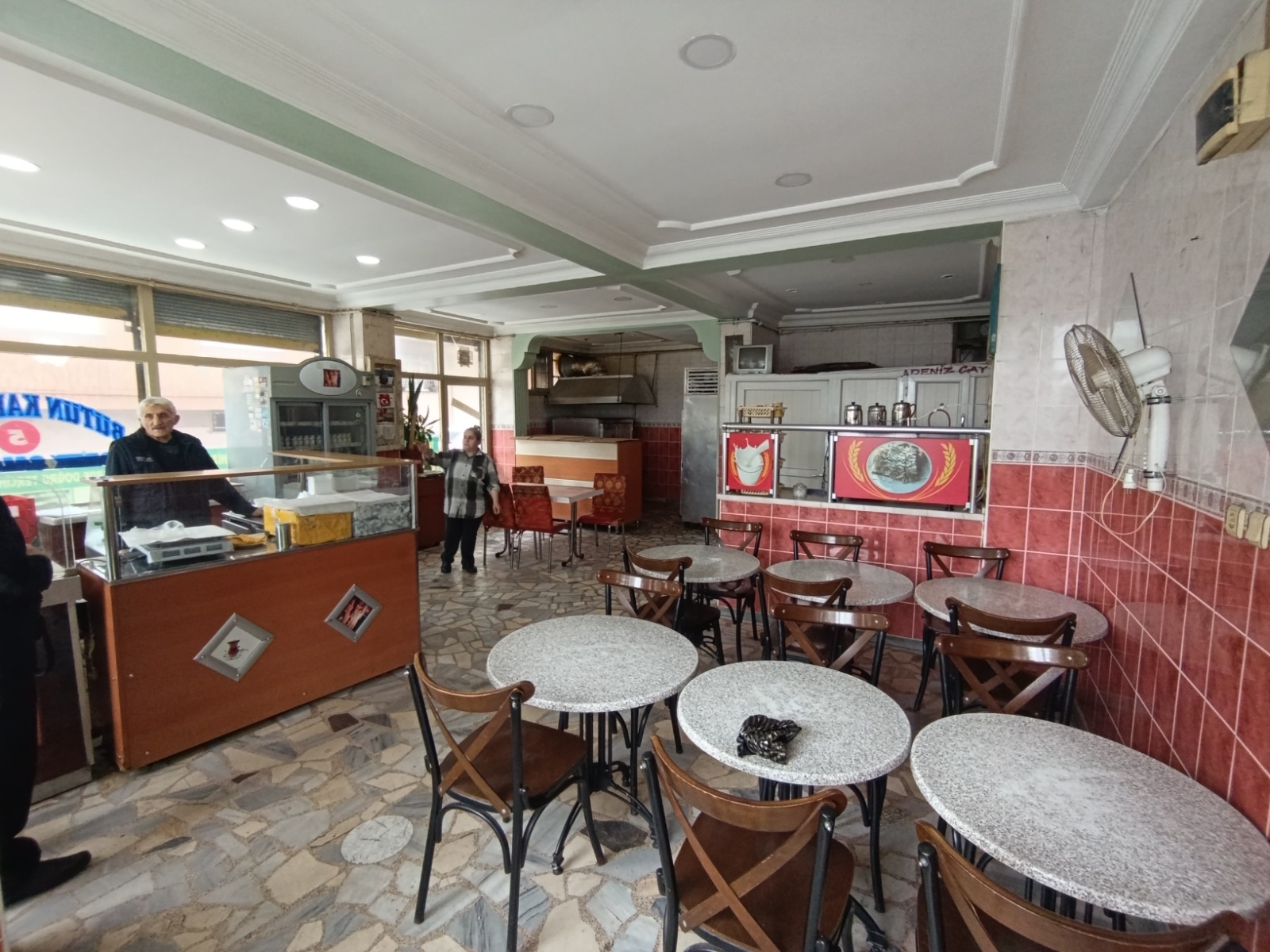 TUNA MAHALESİNDE DEVREN KIRALIK  2 KATLI  BÖREK SALONU